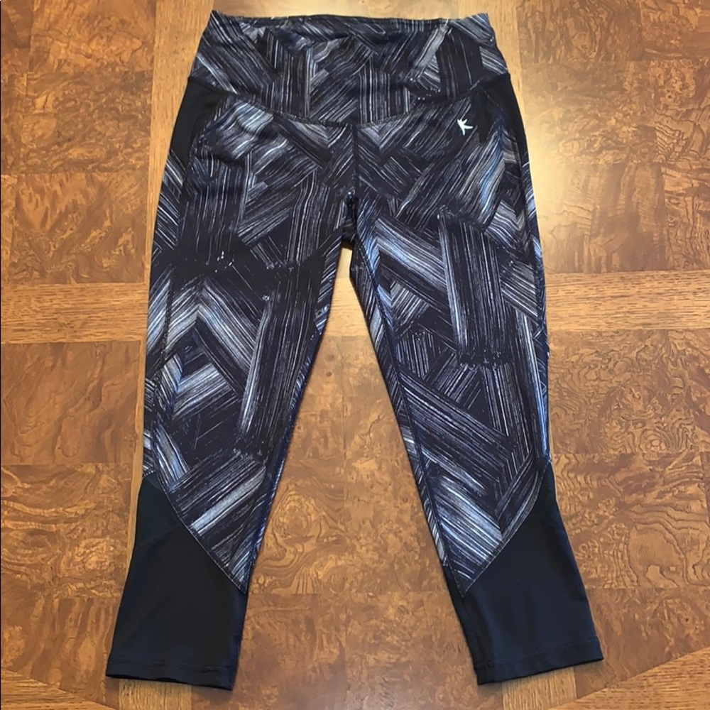 Danskin Now cropped Athletic pants size XS
